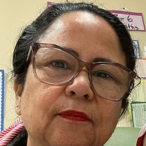 Meet your Posher, Iris